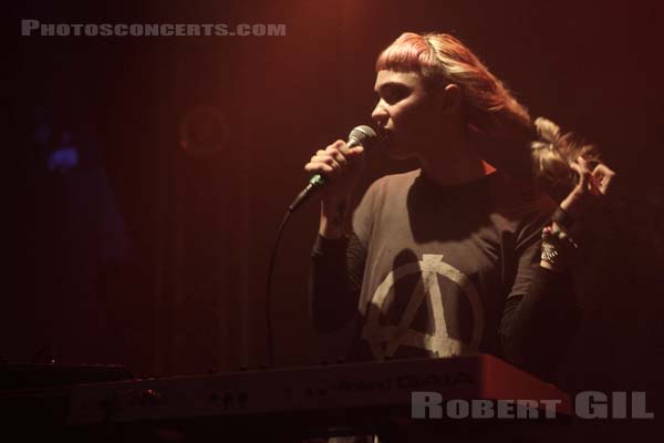 GRIMES - 2012-05-16 - PARIS - La Fleche d'Or - 